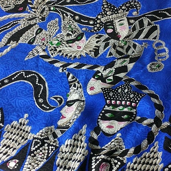 Mardi Gras print scarf Louis Feraud - Picture 4 of 8